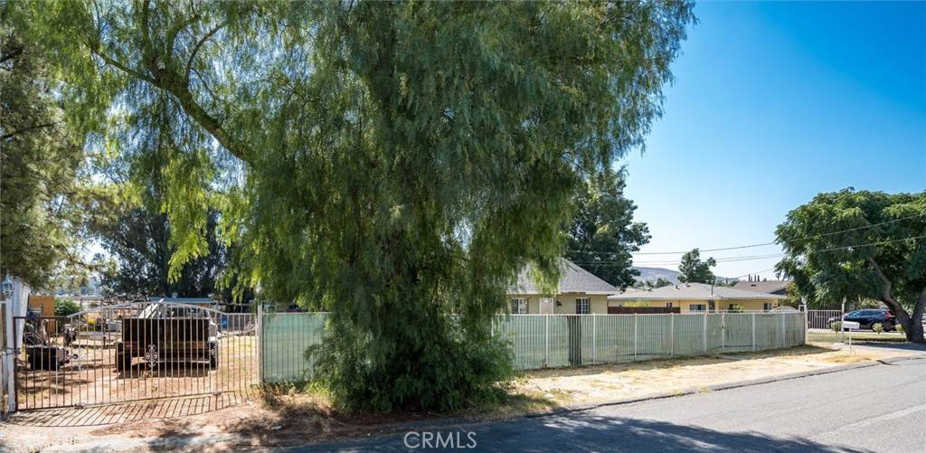 Jurupa Valley, CA 92509,4228 Avon St