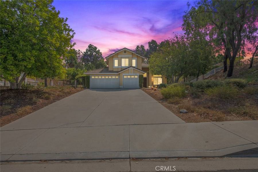 6974 New Ridge DR, Riverside, CA 92506