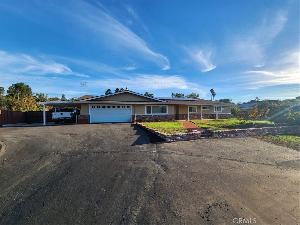 Escondido, CA 92029,3128 Via Solana