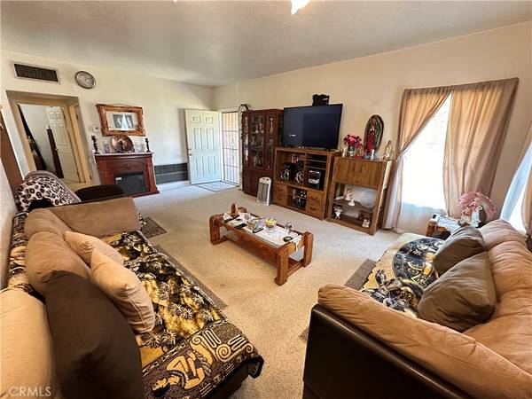 Blythe, CA 92225,586 N 6th ST