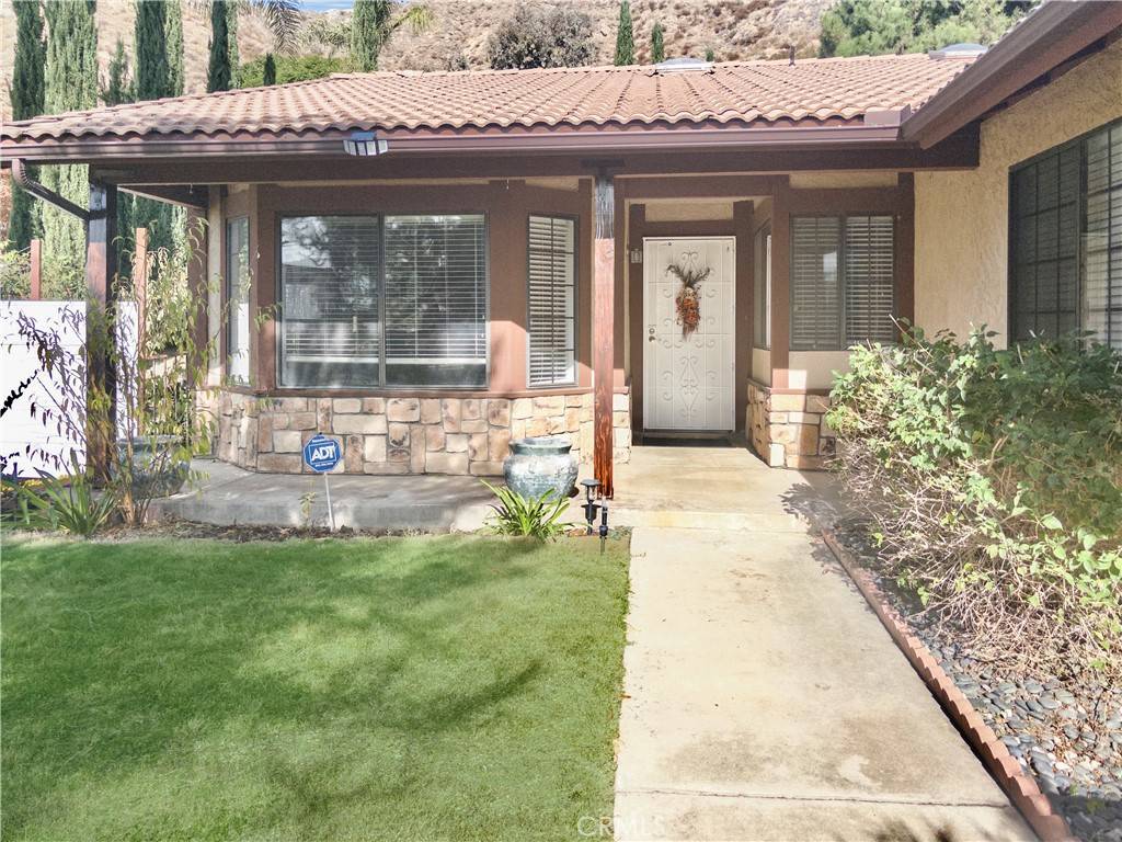 Highland, CA 92346,3722 Palm Crest DR