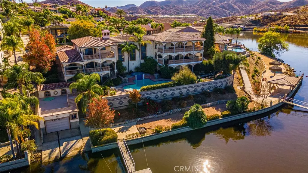 Canyon Lake, CA 92587,21990 Village WAY