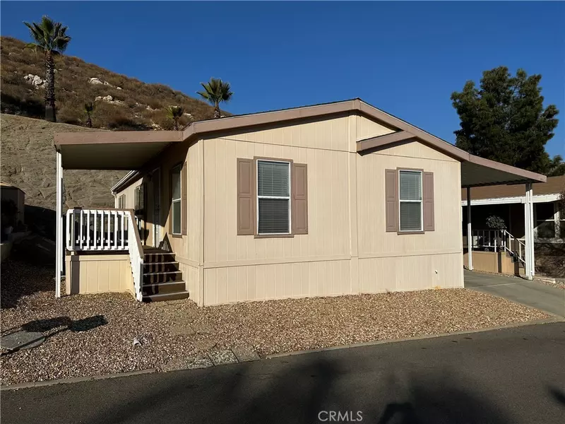 32600 State Highway 74 #87, Hemet, CA 92545