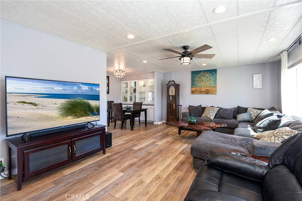 Hemet, CA 92544,43398 Dessie WAY
