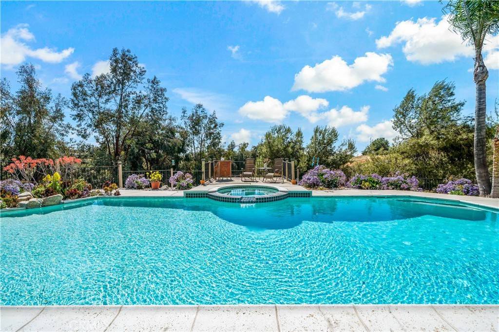 39980 Via Fernando, Temecula, CA 92592