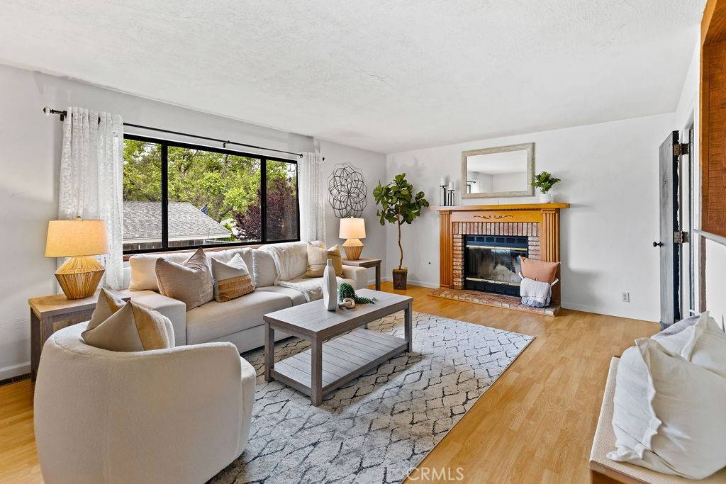 Fallbrook, CA 92028,734 Ceramic LN