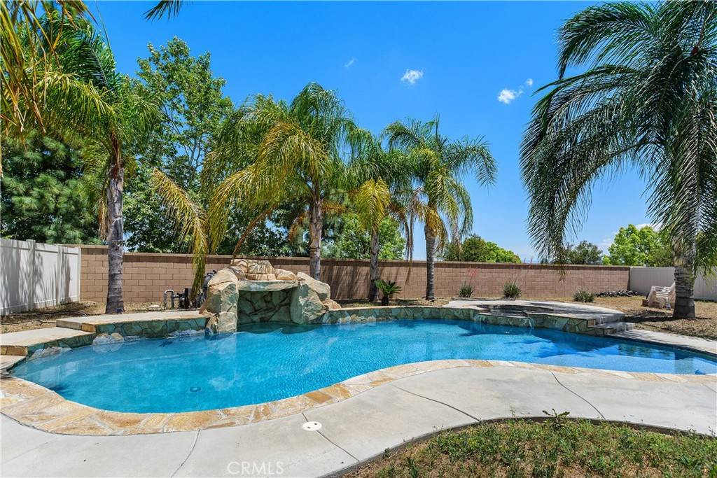 Murrieta, CA 92563,37066 Whispering Hills DR