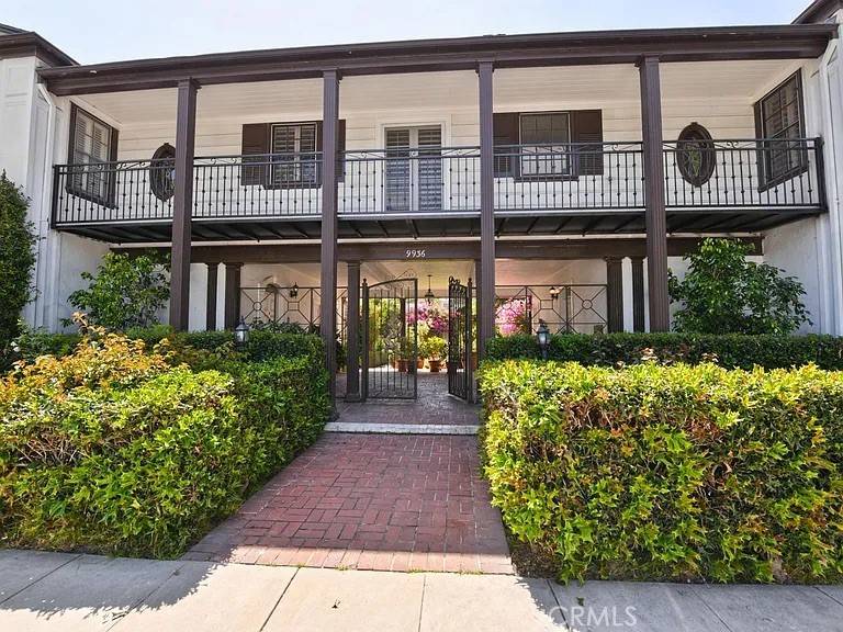 Beverly Hills, CA 90212,9936 Durant Dr APT A