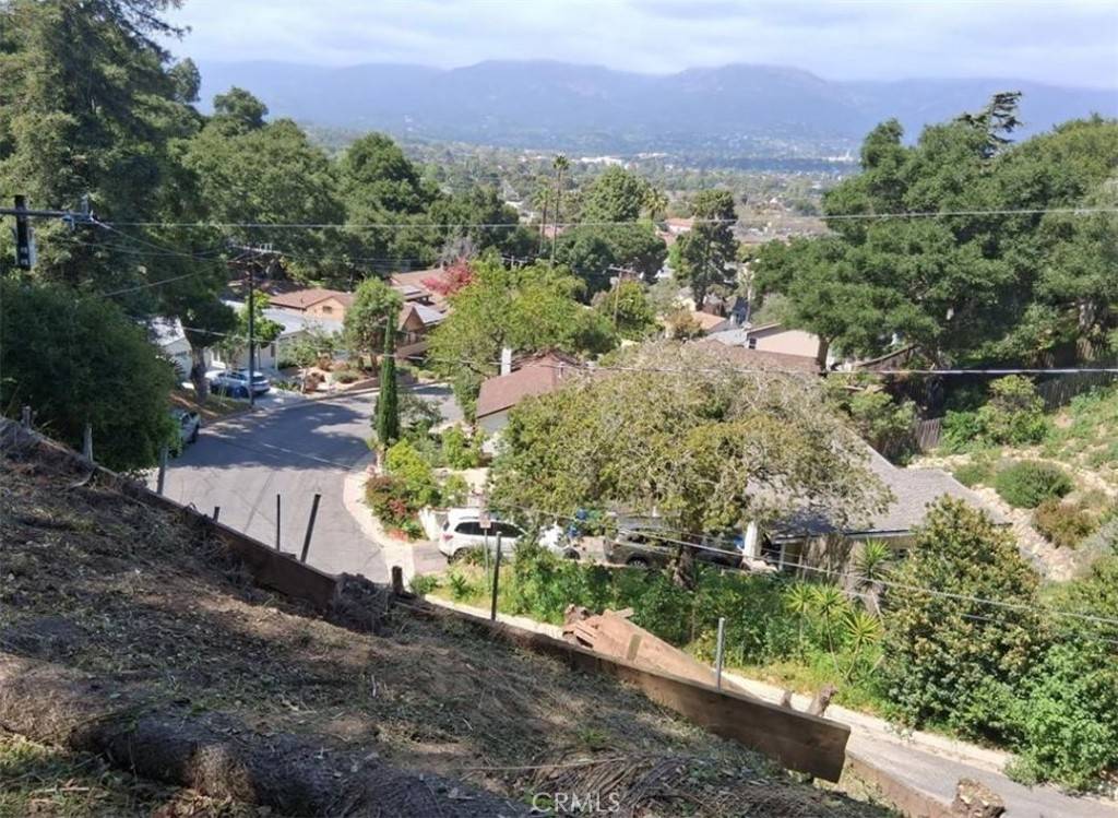 Santa Barbara, CA 93101,1240 W Micheltorena #13 ST W