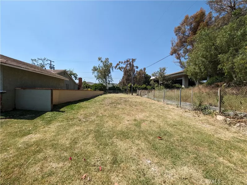 2761 1/2 Kellogg Park DR, Pomona, CA 91768