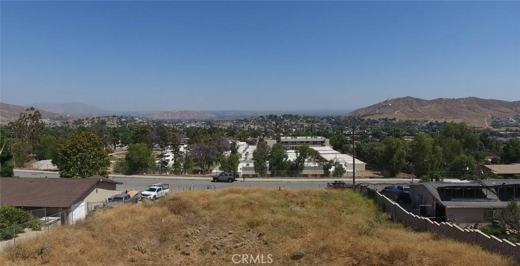 3829 Scenic DR, Riverside, CA 92509