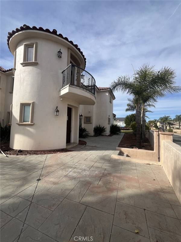 Murrieta, CA 92562,40351 Heirloom CT