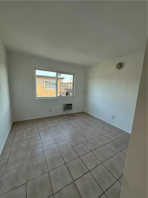 Baldwin Park, CA 91706,3000 Vineland AVE #23