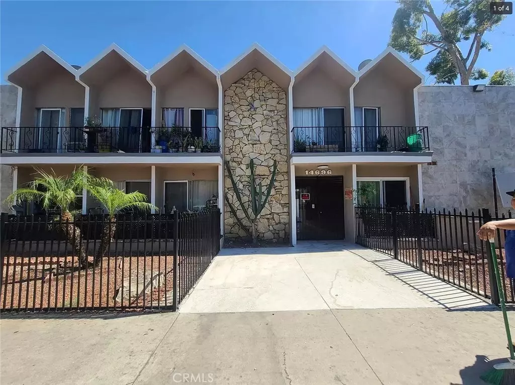 Panorama City, CA 91402,14696 Rayen ST