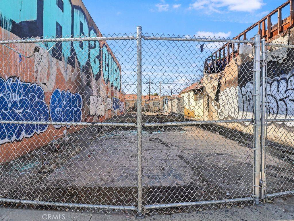 Los Angeles, CA 90018,3719 S Western AVE