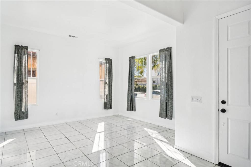 Perris, CA 92571,948 Parula ST