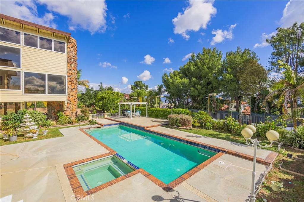 Hacienda Heights, CA 91745,2216 Turnbull Canyon RD