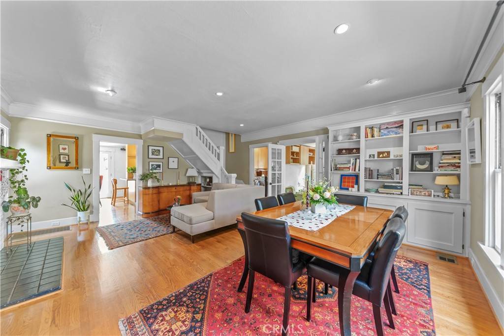 Claremont, CA 91711,526 W 12th ST