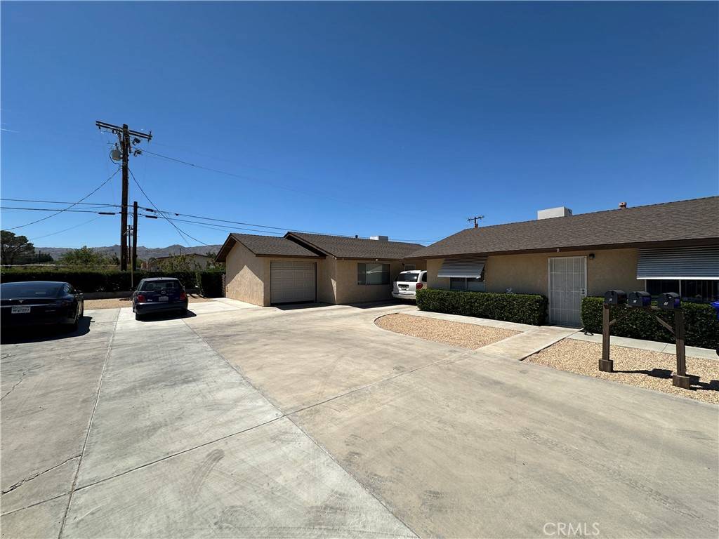 Joshua Tree, CA 92252,61947 Plaza RD