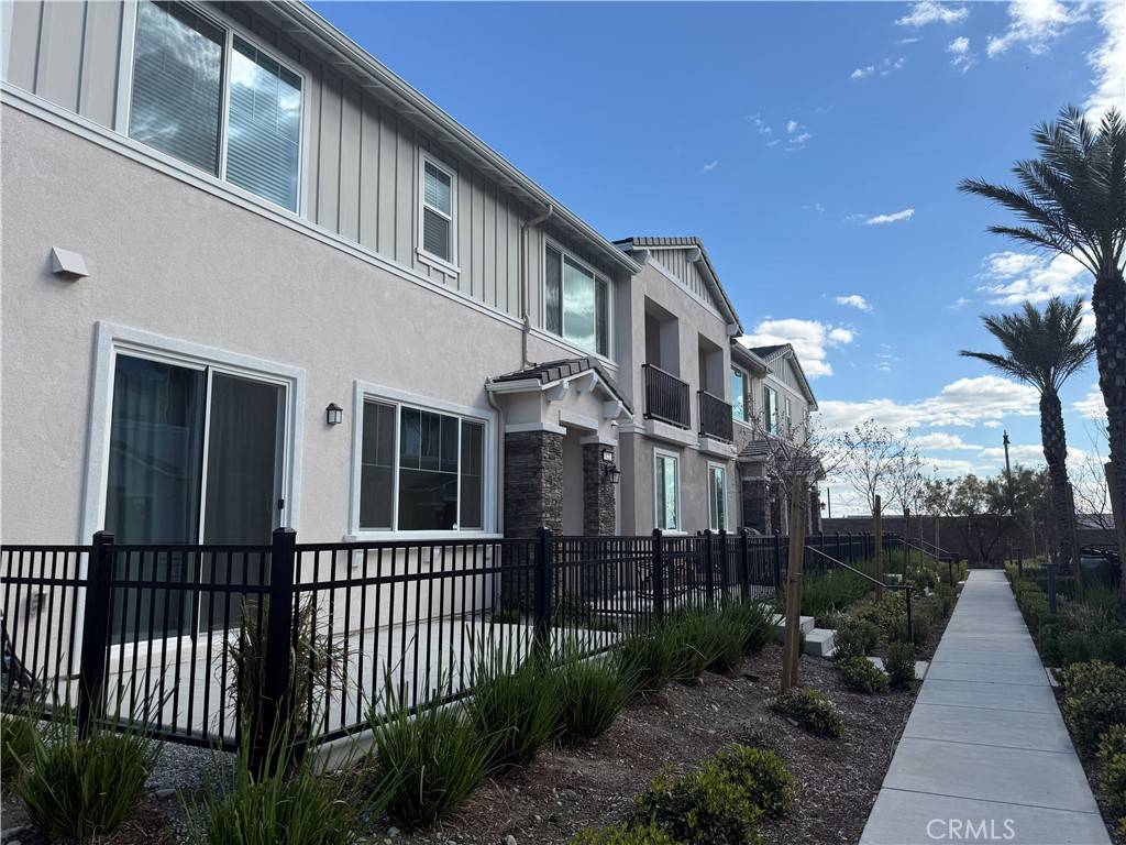Fontana, CA 92336,16502 Casa Grande AVE #420