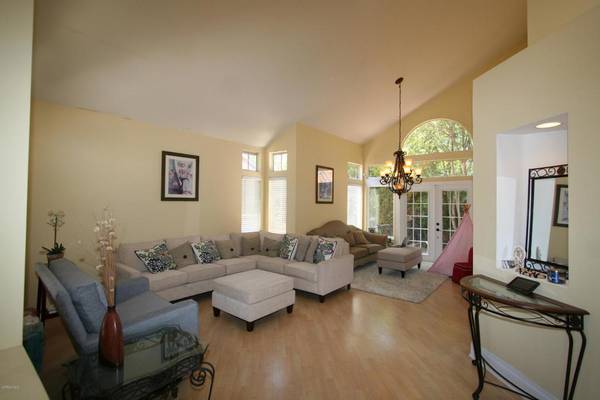 256 Via Del Prado, Santa Paula, CA 93060