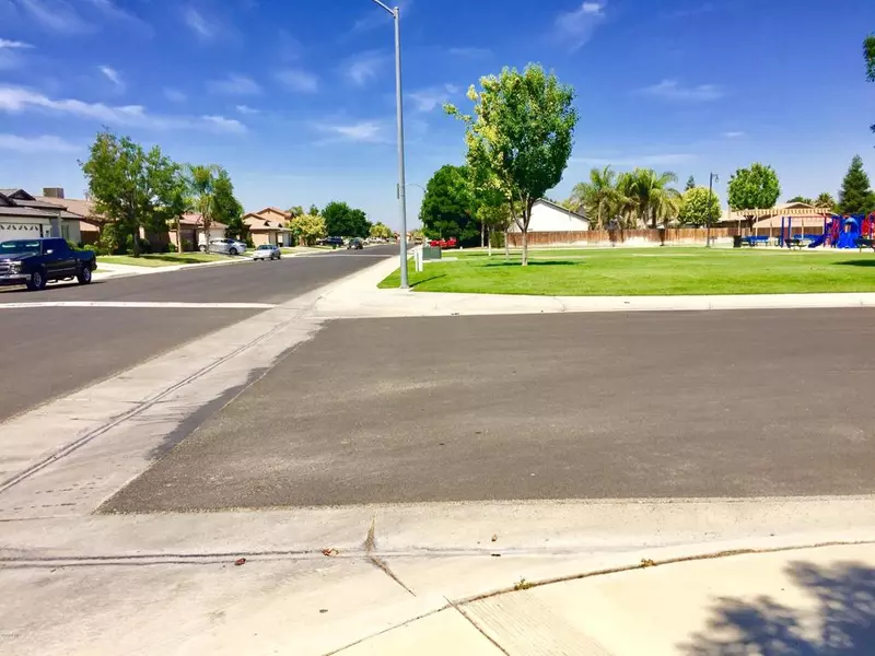 5322 Casa Bonita DR, Bakersfield, CA 93307