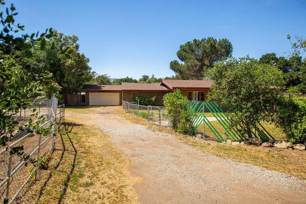 Oak View, CA 93022,399 Burnham RD