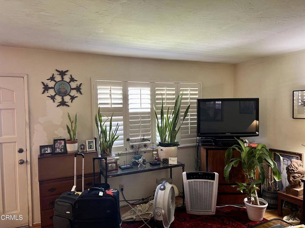 Ventura, CA 93003,1233 Chalmette AVE