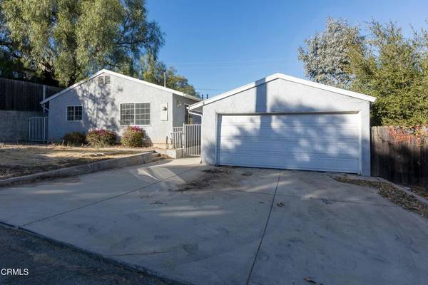 6015 Peppertree LN, Simi Valley, CA 93063