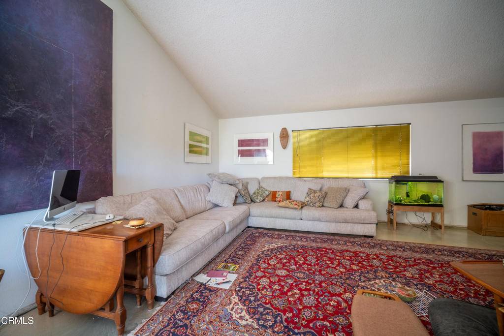 Camarillo, CA 93010,308 Calle Converse