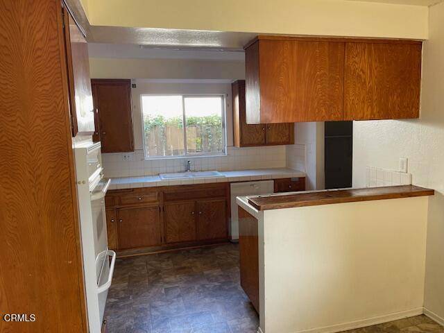 Oxnard, CA 93033,451 Redwood ST
