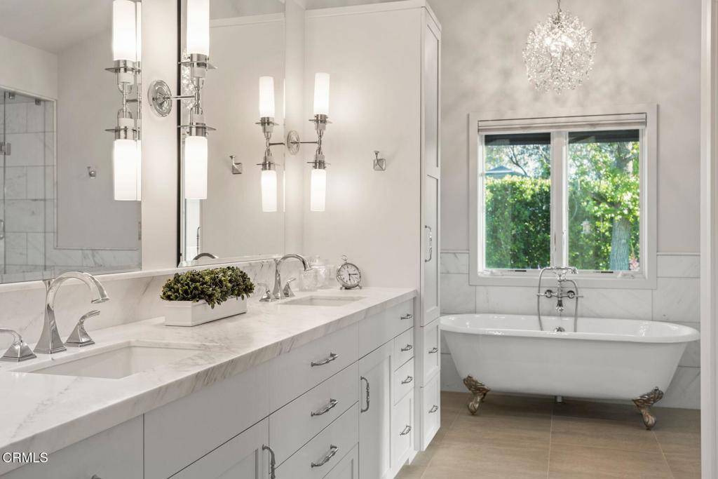 Oak View, CA 93022,10929 Encino DR