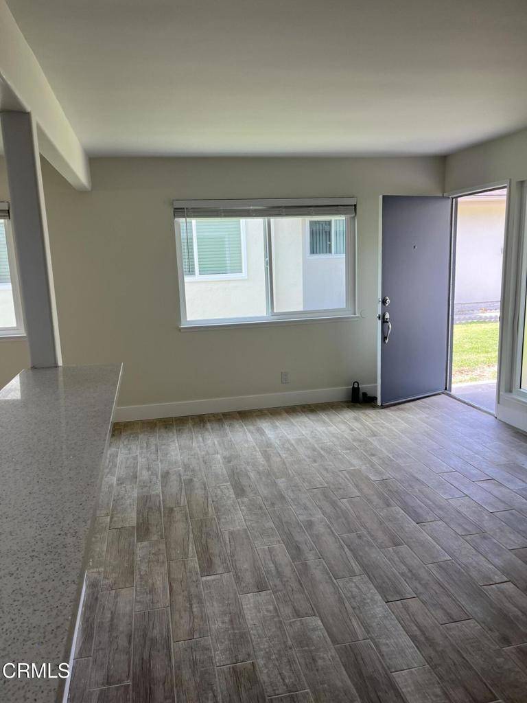 Ventura, CA 93003,1121 Saratoga AVE