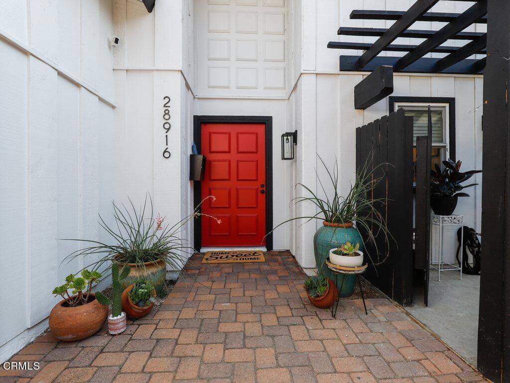 Agoura Hills, CA 91301,28916 Valley Heights DR