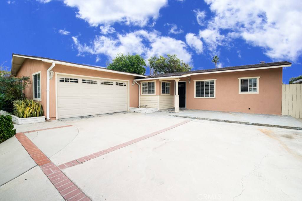 Azusa, CA 91702,948 E Galatea ST