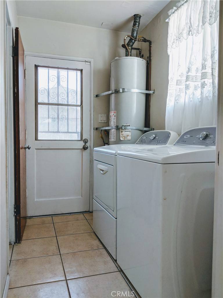 Montebello, CA 90640,613 Morris PL