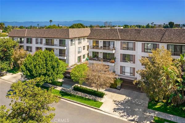 4454 Ventura Canyon AVE #301, Sherman Oaks, CA 91423