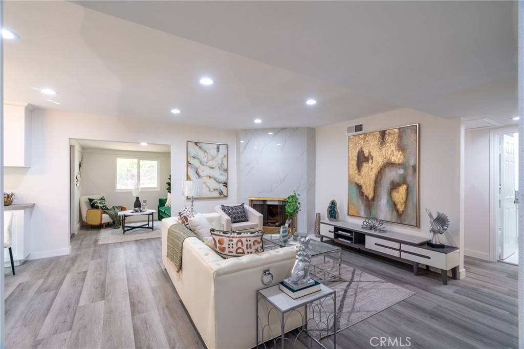 Altadena, CA 91001,409 W Altadena DR