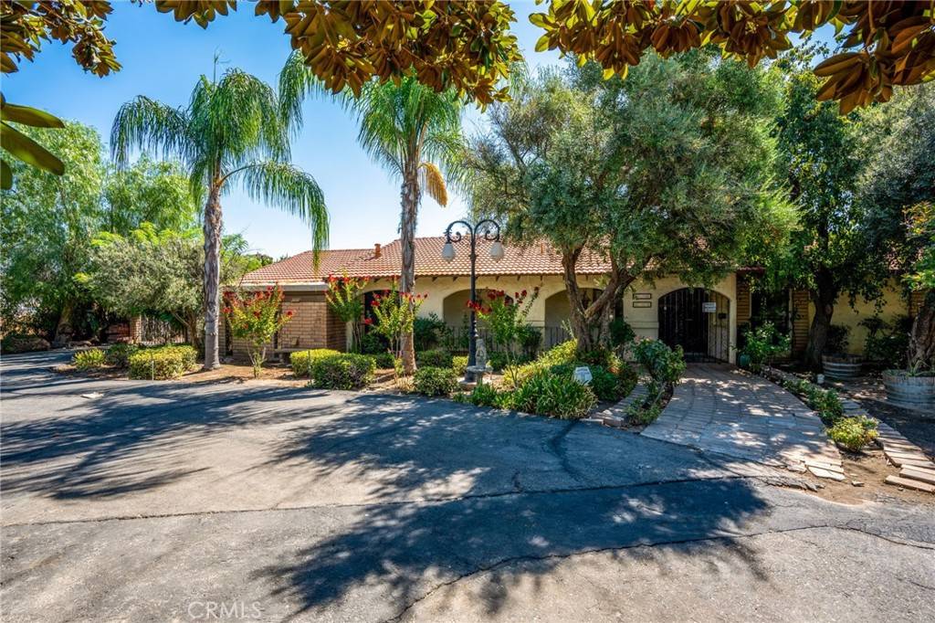 3730 N Armstrong AVE, Fresno, CA 93727