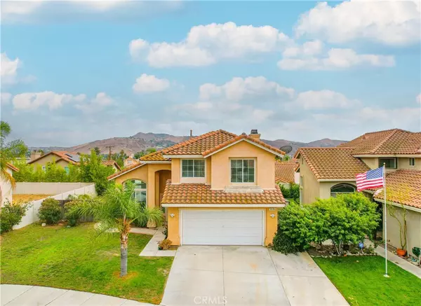 3090 Hampshire CIR, Corona, CA 92879