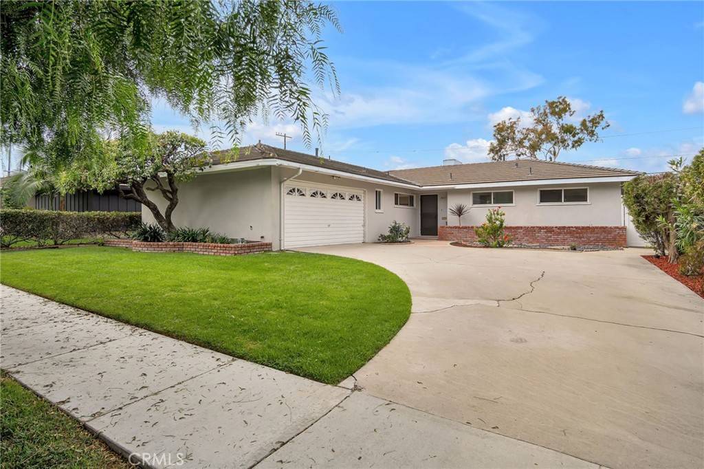 Long Beach, CA 90815,1611 N Greenbrier RD