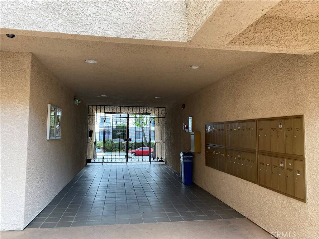 Canoga Park, CA 91304,21040 Parthenia ST #13
