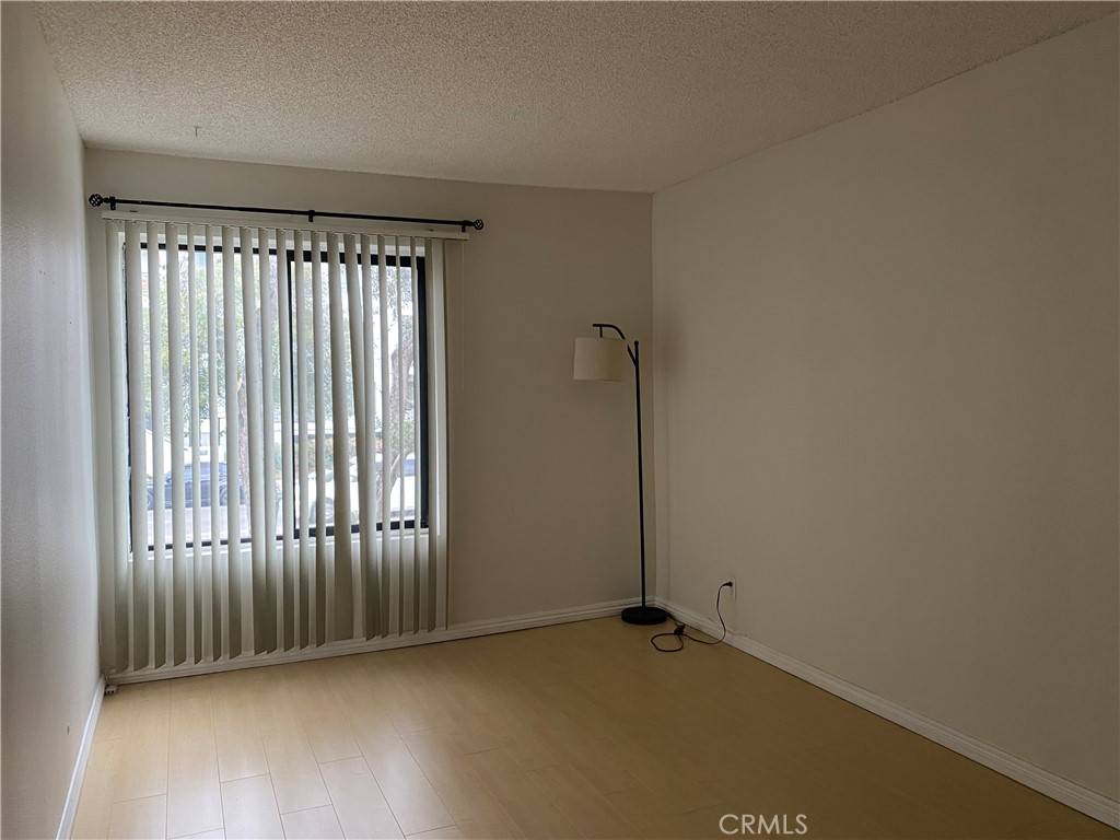 Canoga Park, CA 91304,21040 Parthenia ST #13