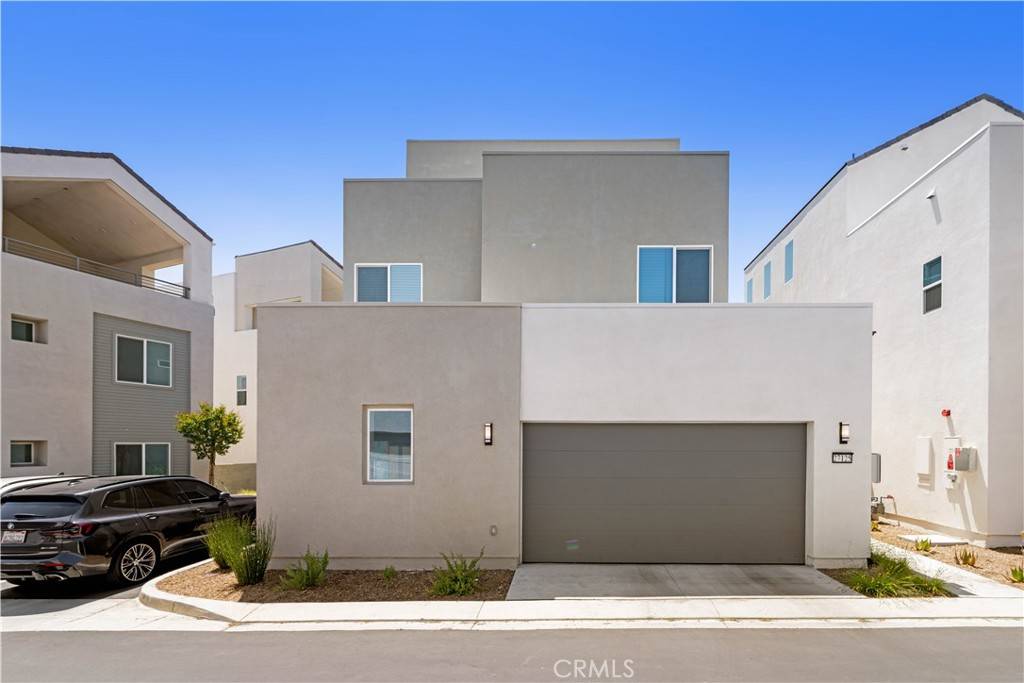 Valencia, CA 91381,27125 Skyland way