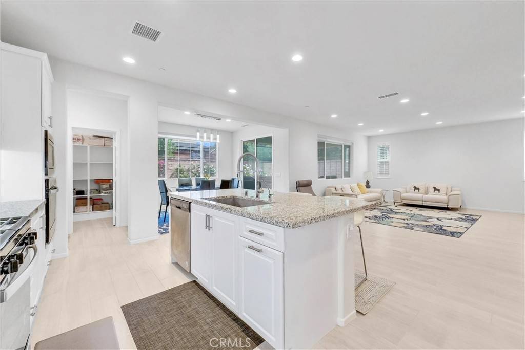 Ontario, CA 91761,3231 E La Avenida DR