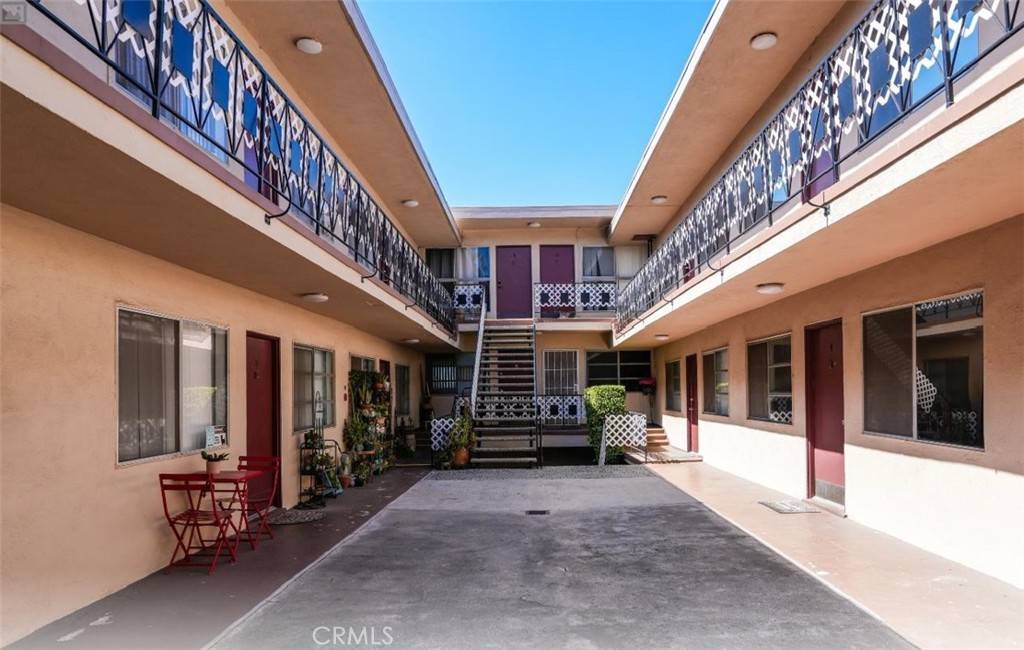 Los Angeles, CA 90042,6431 Monterey RD