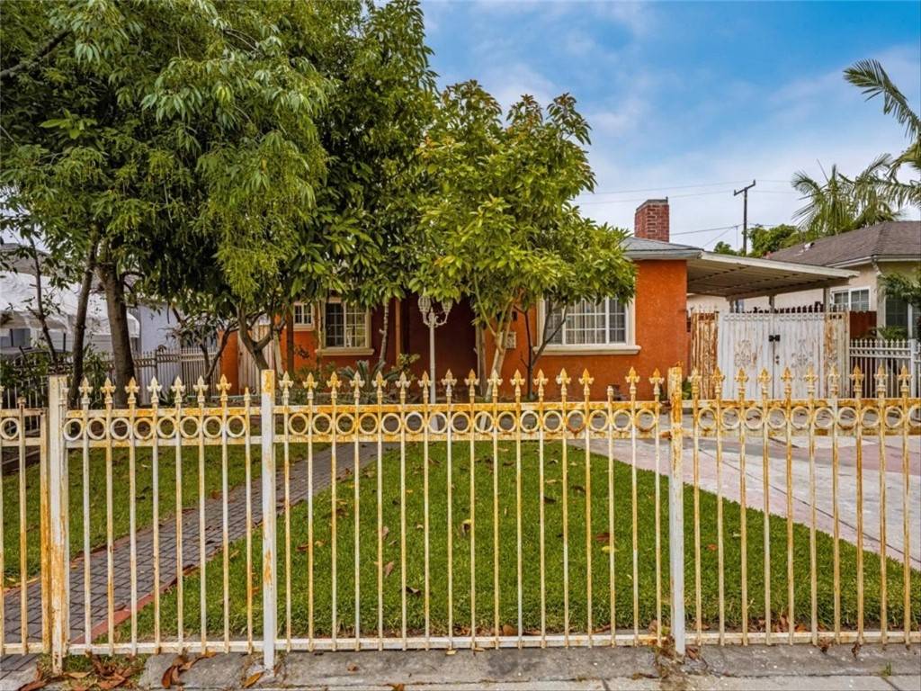 Lynwood, CA 90262,10933 Sampson AVE