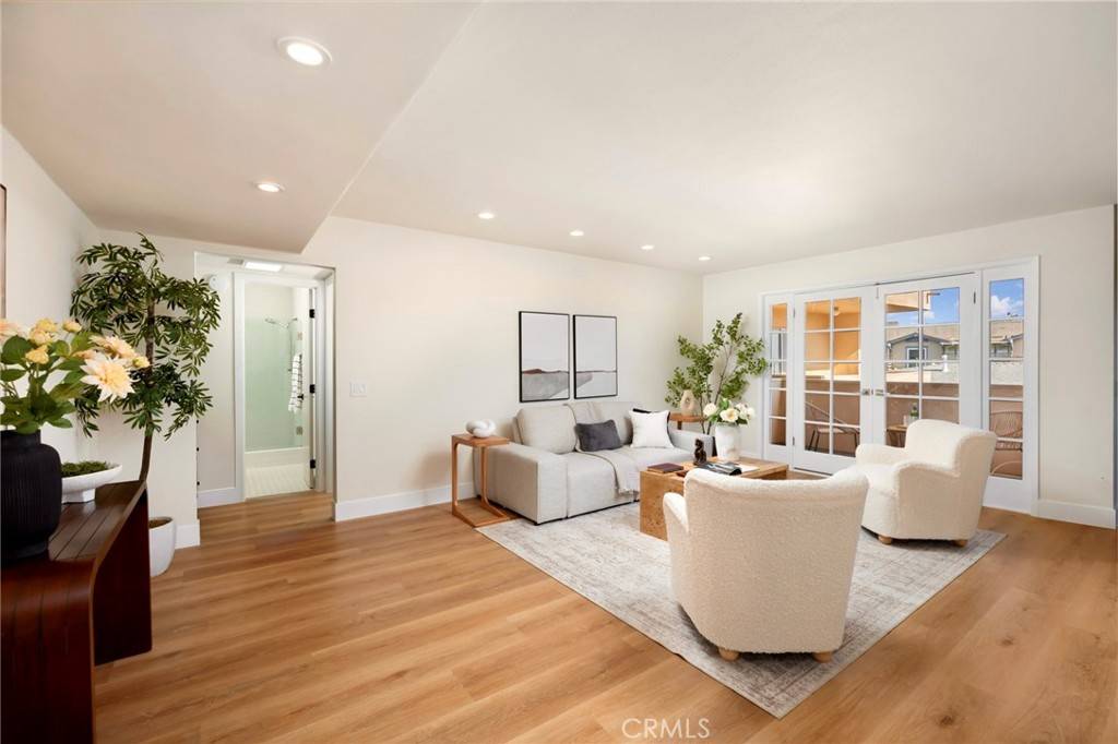 West Hollywood, CA 90069,1010 Palm AVE #207