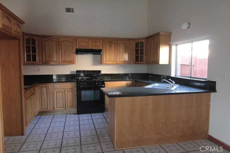 Fontana, CA 92335,18065 Dorsey WAY