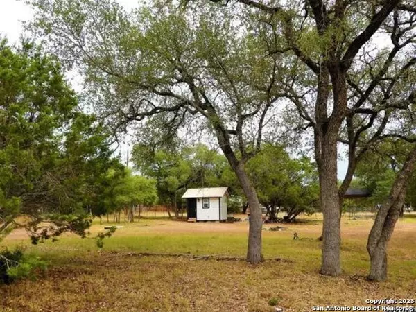 Pipe Creek, TX 78063,142 Indian Crossing